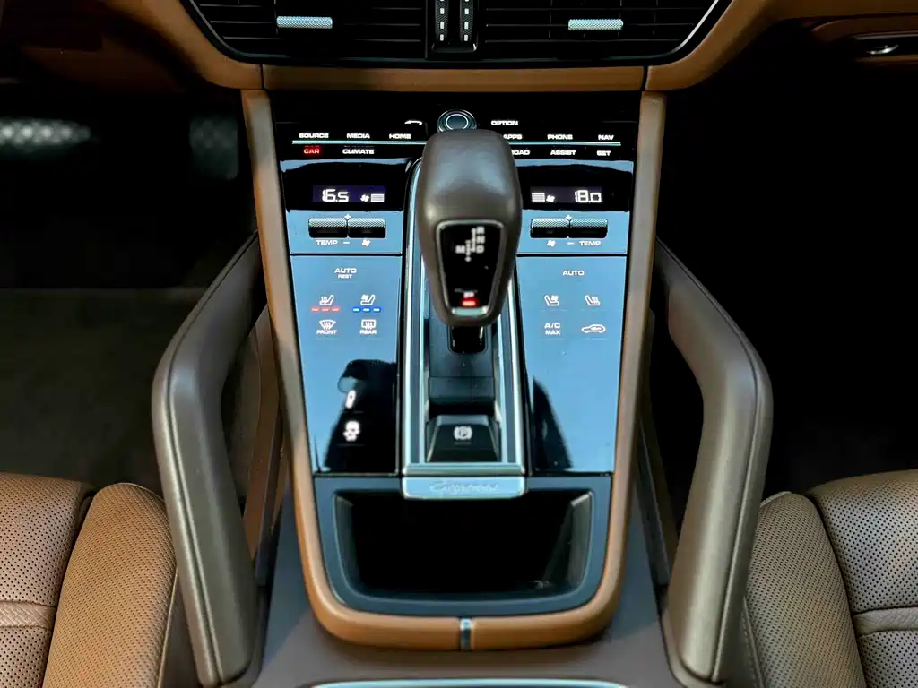 Porsche Cayenne — миниатюра 21