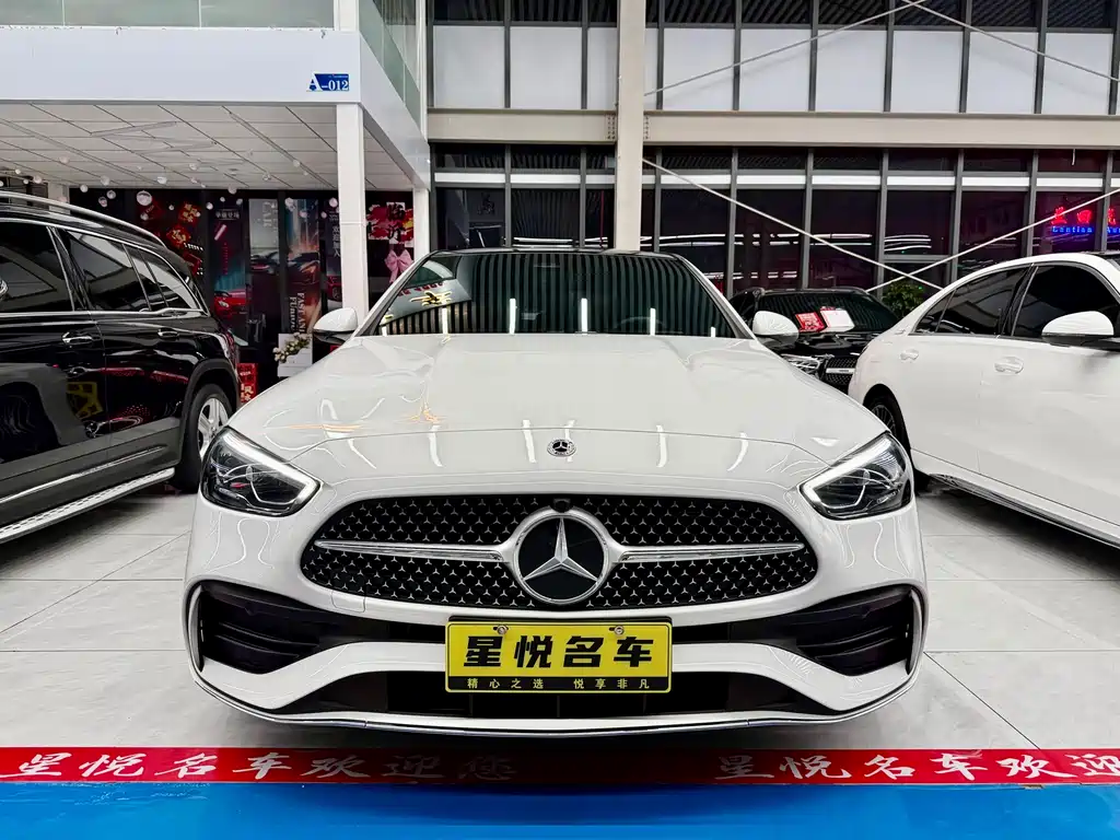 Mercedes-Benz C-Class 2024