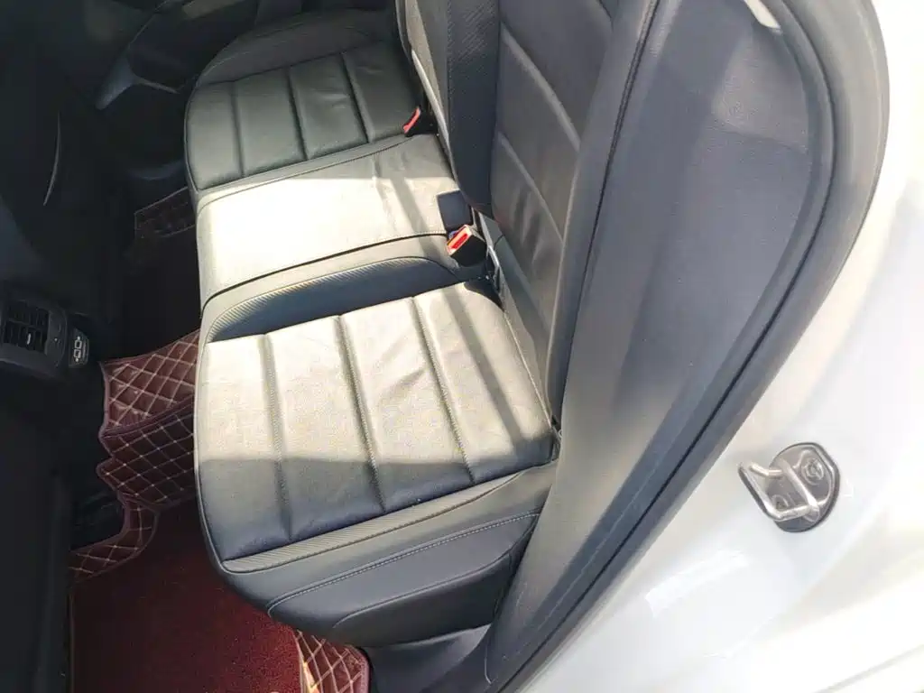 Volkswagen T-Roc — миниатюра 17