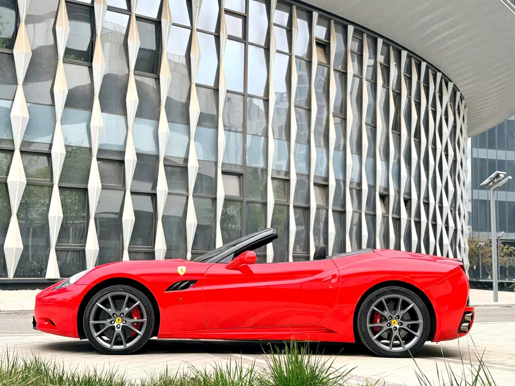 Ferrari California T 2009 4.3L
