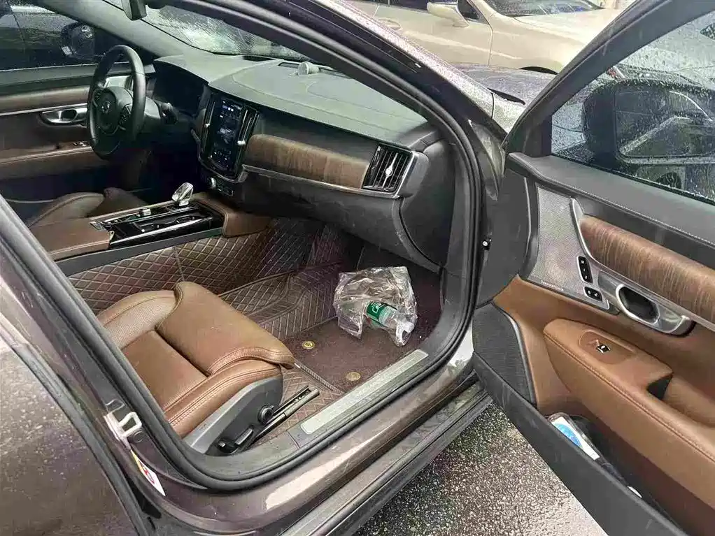 Volvo S90 PHEV — миниатюра 6