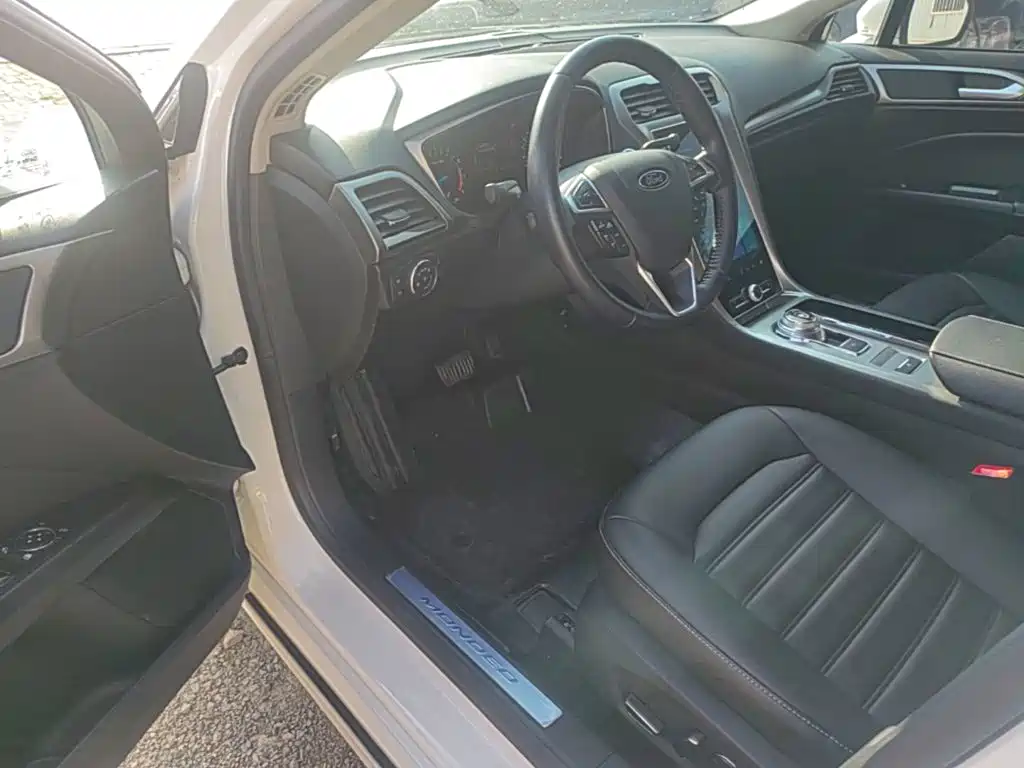 Ford Mondeo — миниатюра 16
