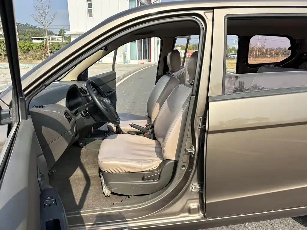Wuling Hongguang — миниатюра 24