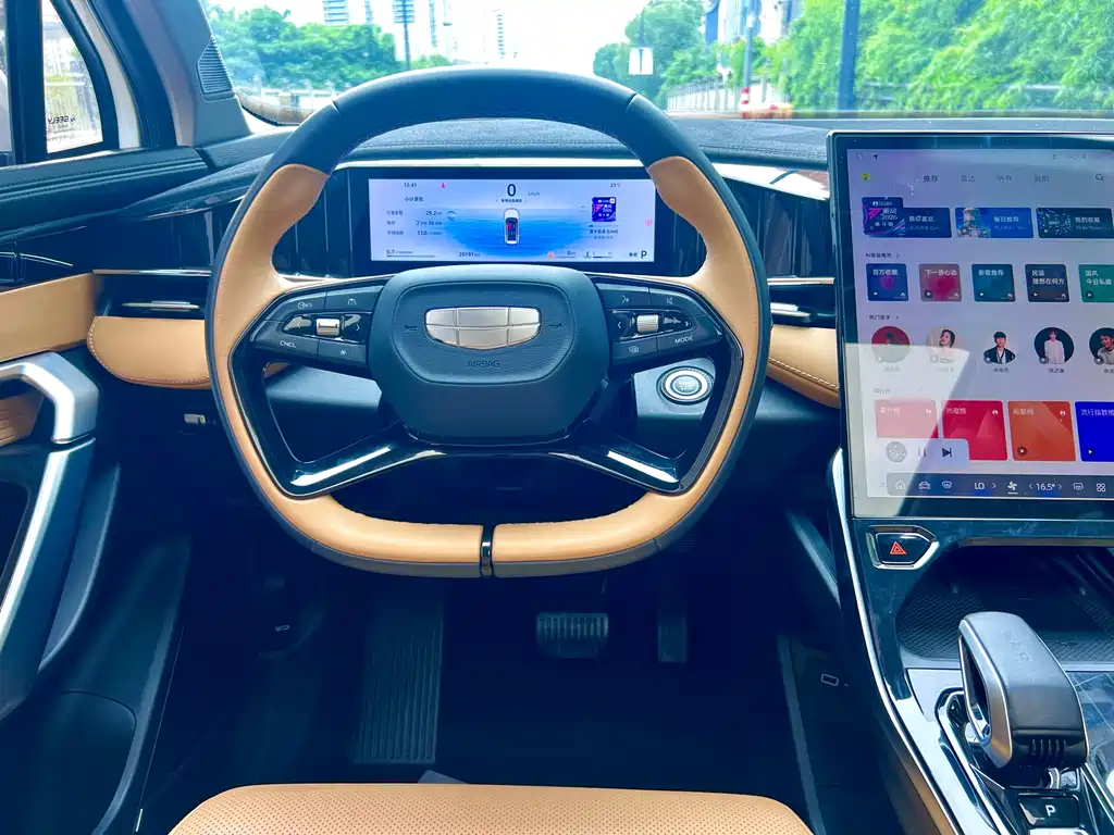 Geely Boyue L — миниатюра 13