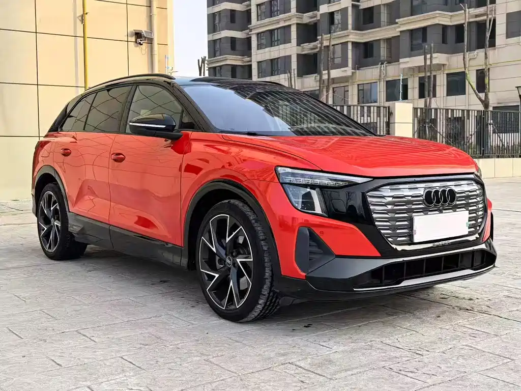 AUDI Q5 E TRON