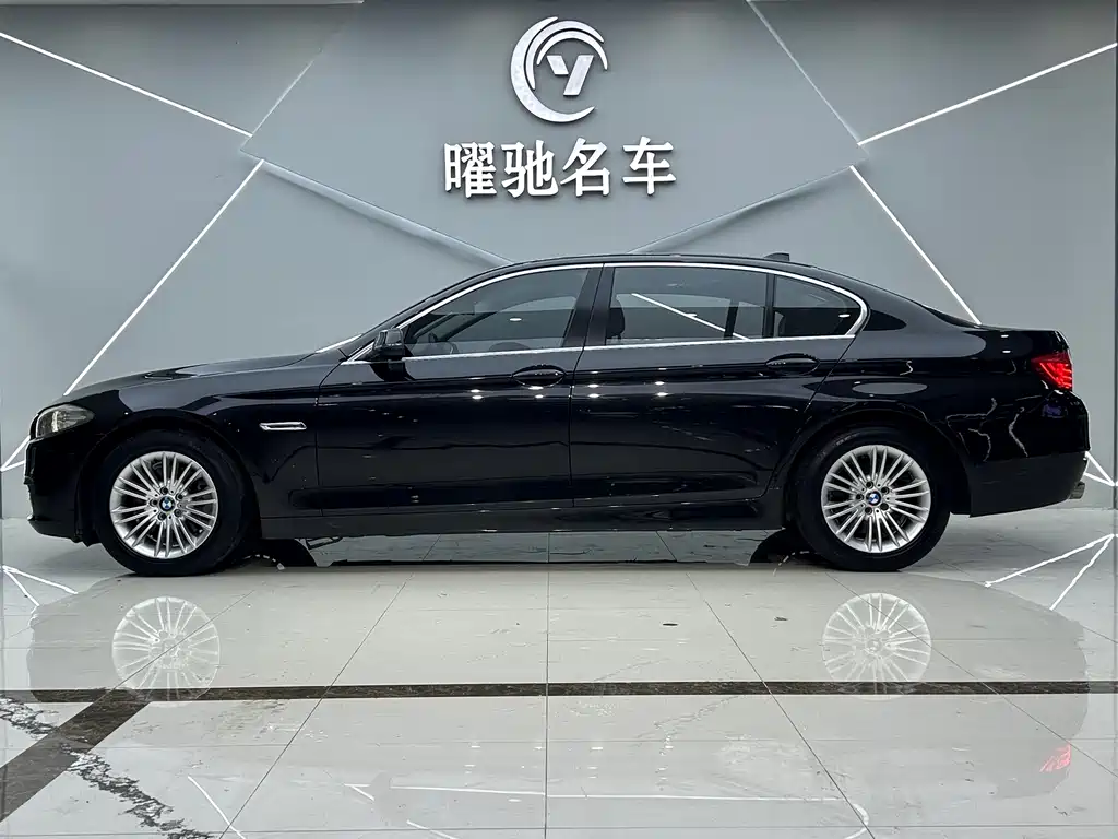 BMW 5 Series — миниатюра 3