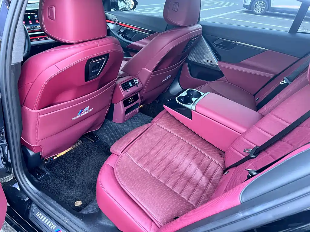 BMW 5 Series — миниатюра 14