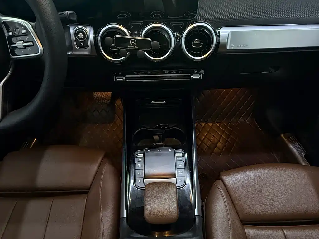 Mercedes-Benz GLB — миниатюра 9