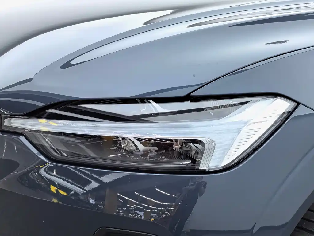Volvo XC60 2022 B5 Luxury