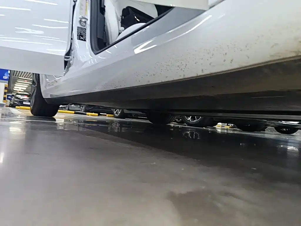 Tesla Model 3 — миниатюра 21