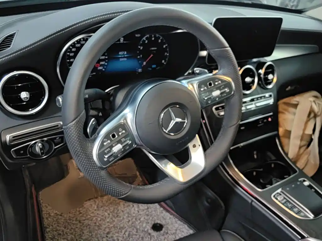 Mercedes-Benz C-Class — миниатюра 11