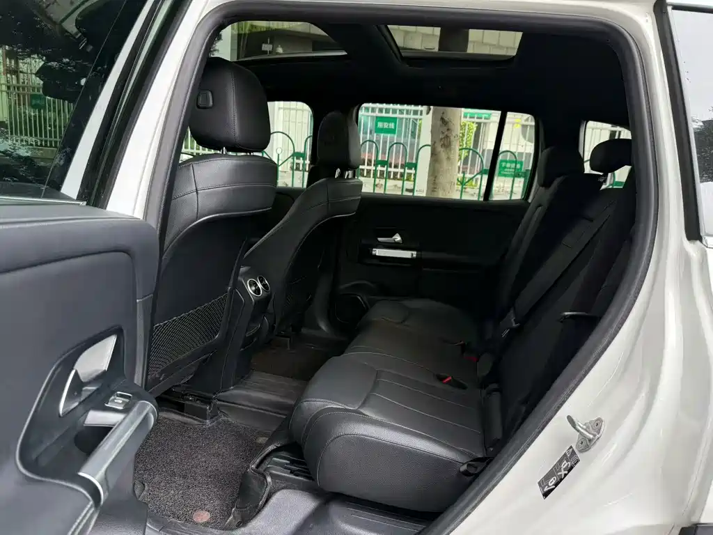 Mercedes-Benz GLB — миниатюра 7