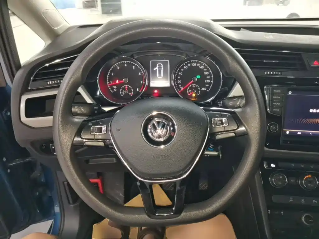 Volkswagen Touran — миниатюра 11