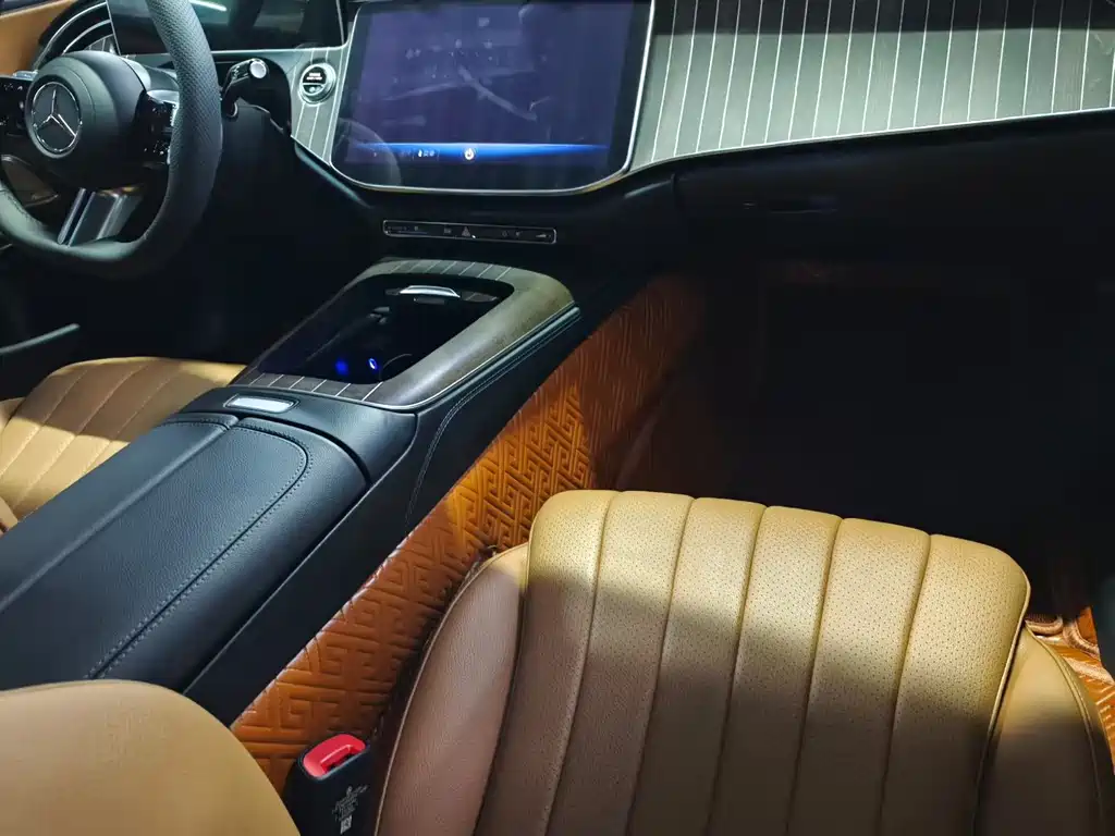 Mercedes-Benz E-Class — миниатюра 4