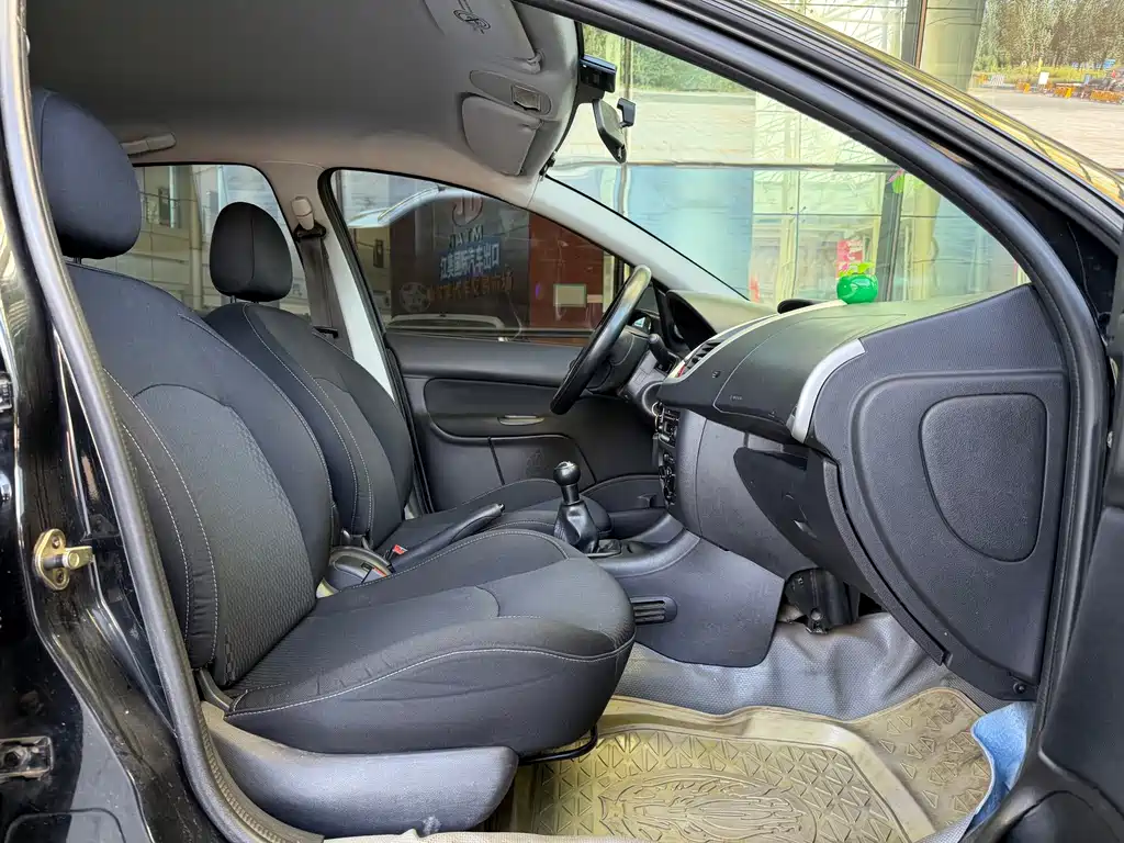 Peugeot 207 — миниатюра 13