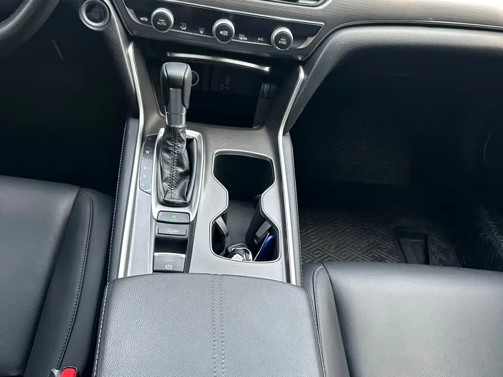Honda Accord — миниатюра 11