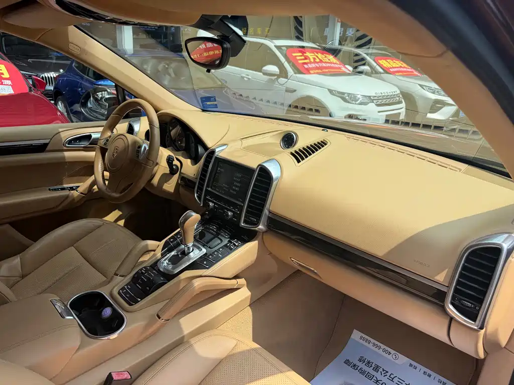 Porsche Cayenne — миниатюра 18