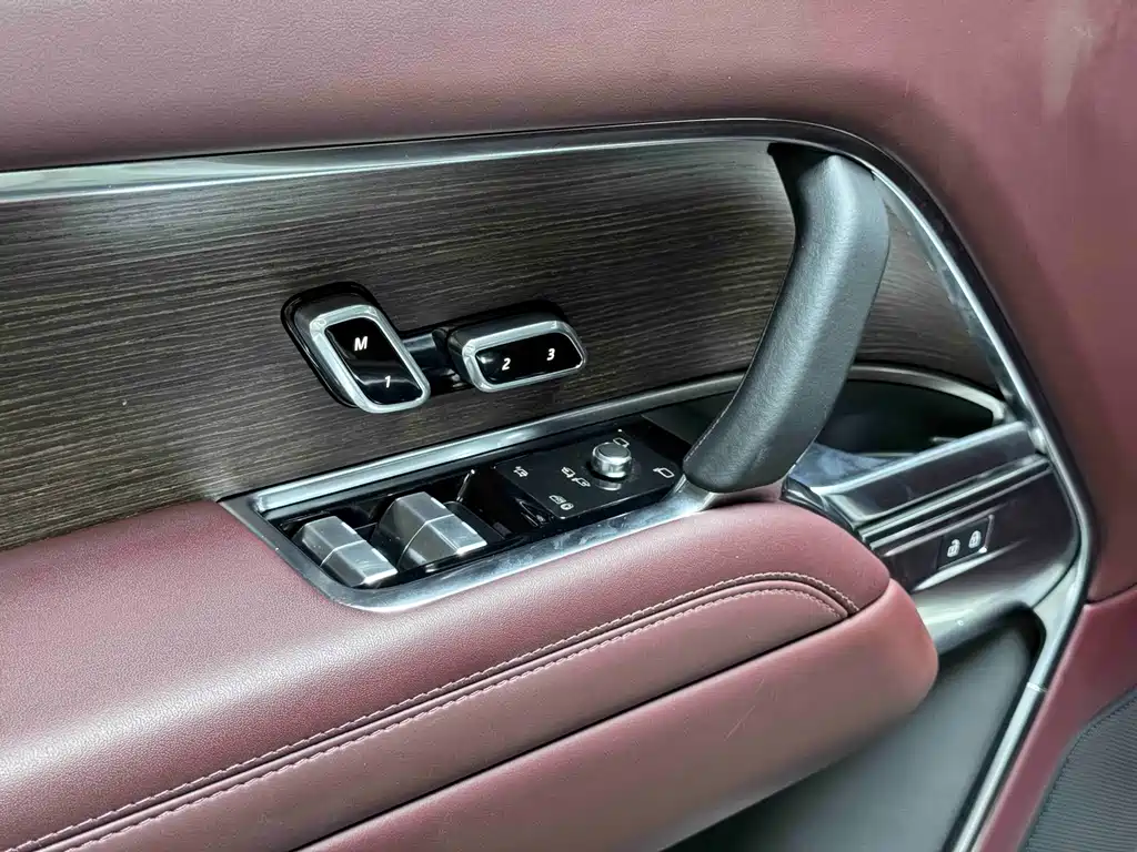 Land Rover Range Rover — миниатюра 6