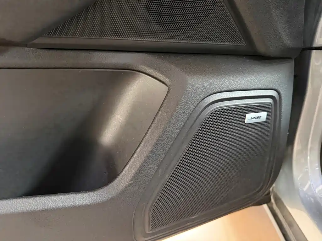 Porsche Macan — миниатюра 4