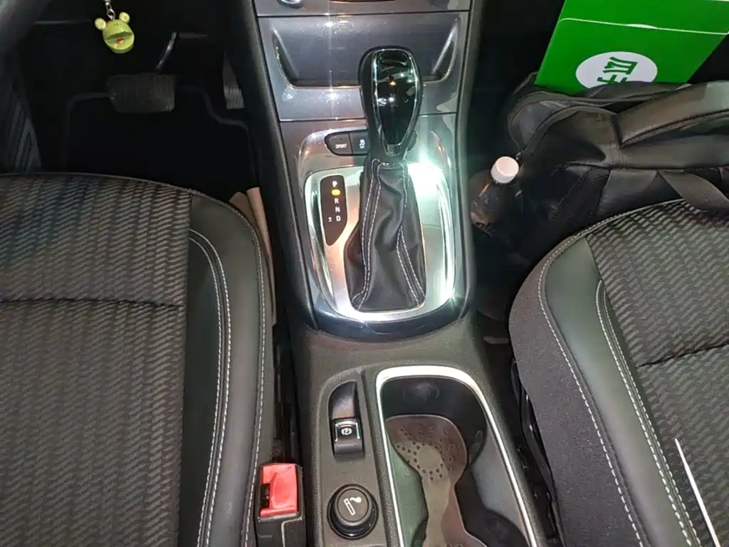 Buick Verano — миниатюра 14
