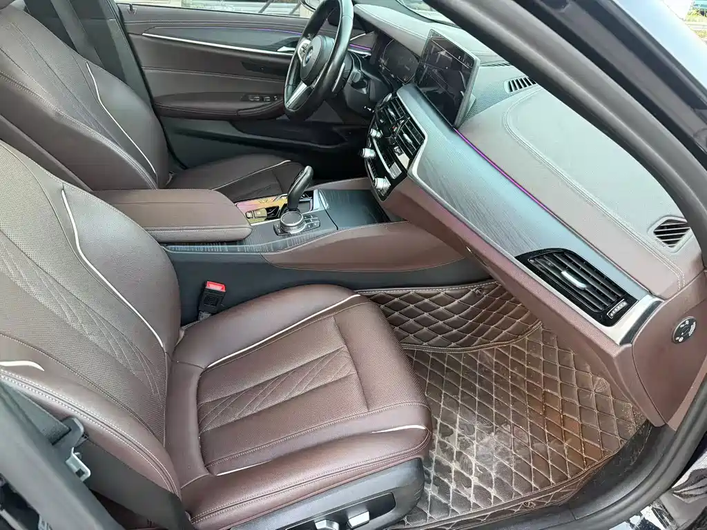 BMW 5 Series — миниатюра 9