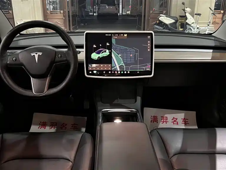 Tesla Model 3 — миниатюра 18