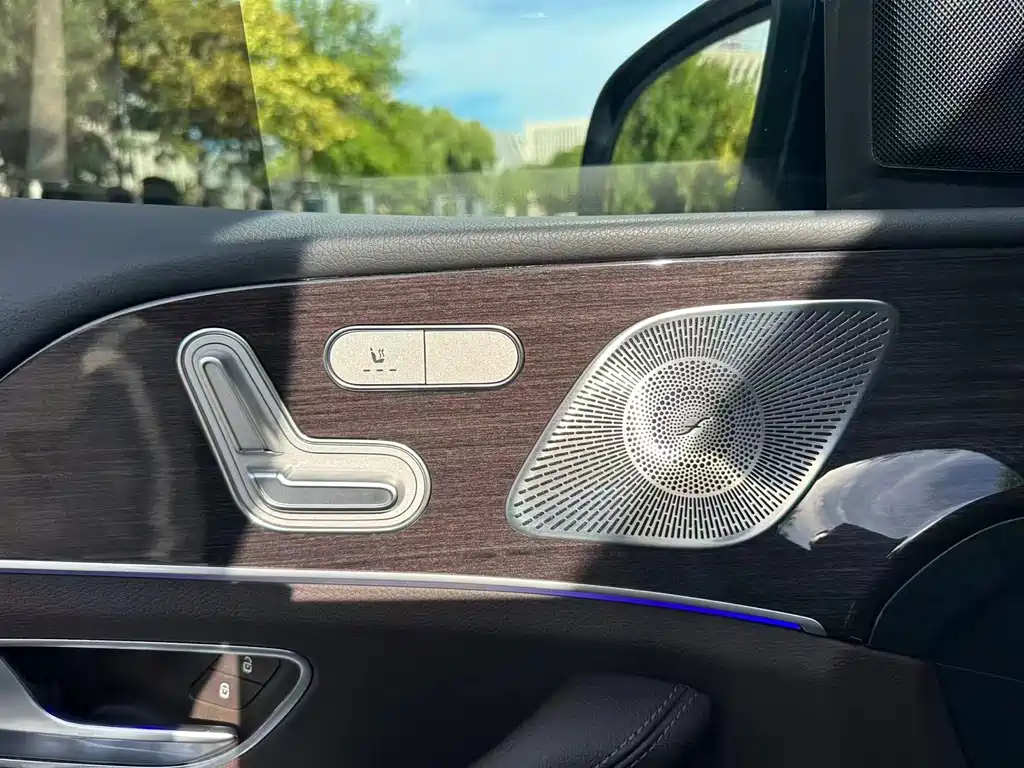 Mercedes-Benz GLE (Import) — миниатюра 16