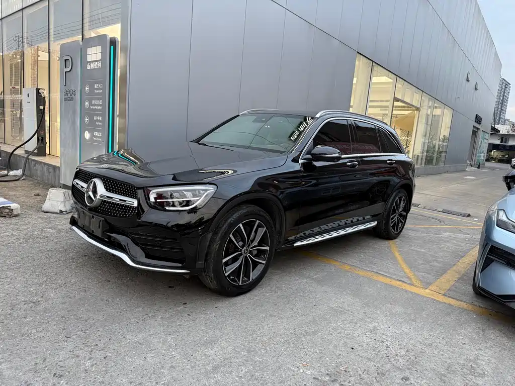MERCEDES-BENZ GLC