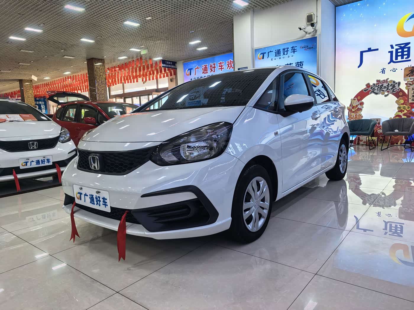 Honda Fit 1.5 л 2023 г. Белый, пробег 18000 км