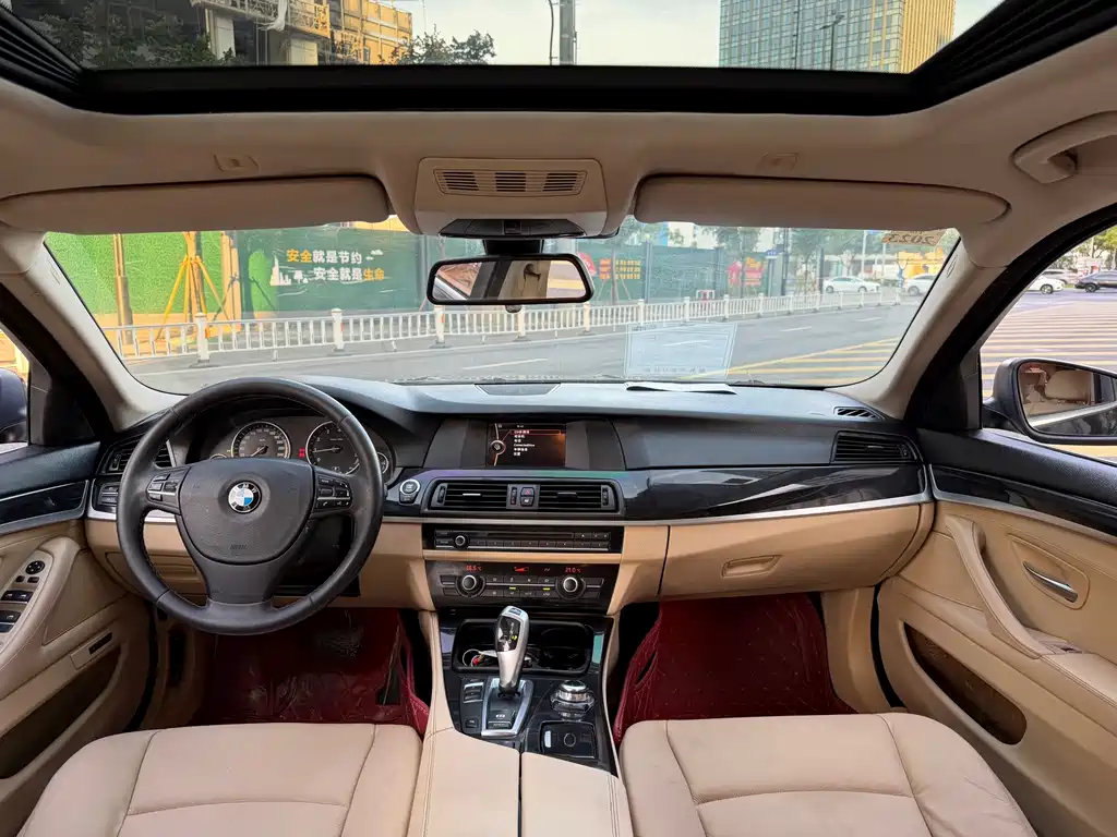 BMW 5 Series — миниатюра 8
