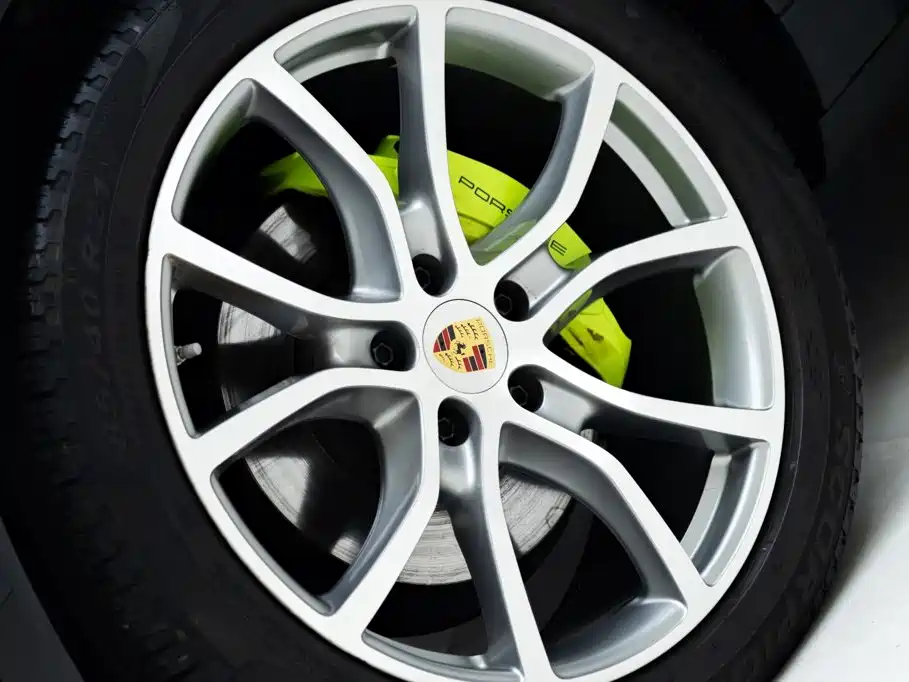 Porsche Cayenne Hybrid — миниатюра 6