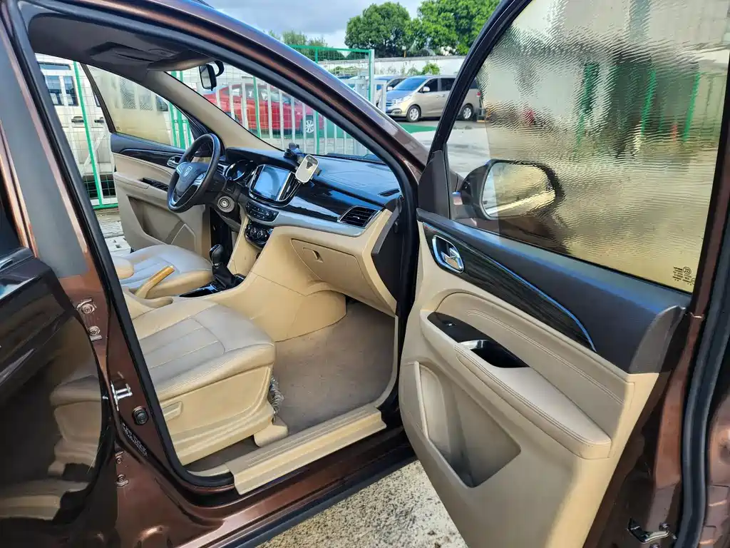 Baojun 730 1.5L Manual Comfort Type 7 seats China V, фото 11