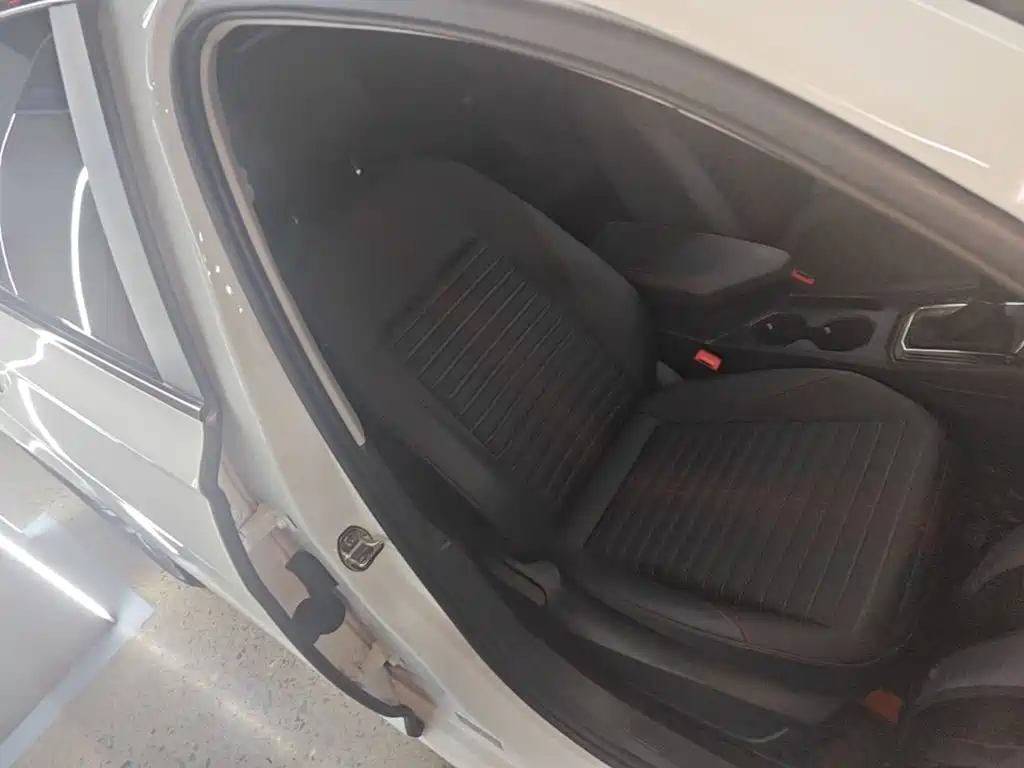 Volkswagen Lavida — миниатюра 25
