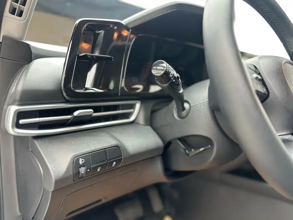 Hyundai Elantra — миниатюра 17