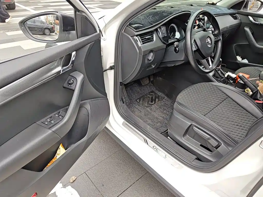 Skoda Octavia — миниатюра 12