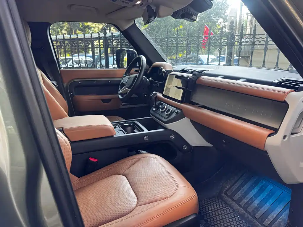 Land Rover Defender — миниатюра 9