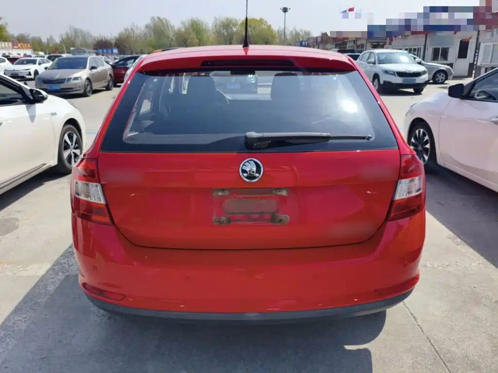 Skoda Rapid Spaceback — миниатюра 6