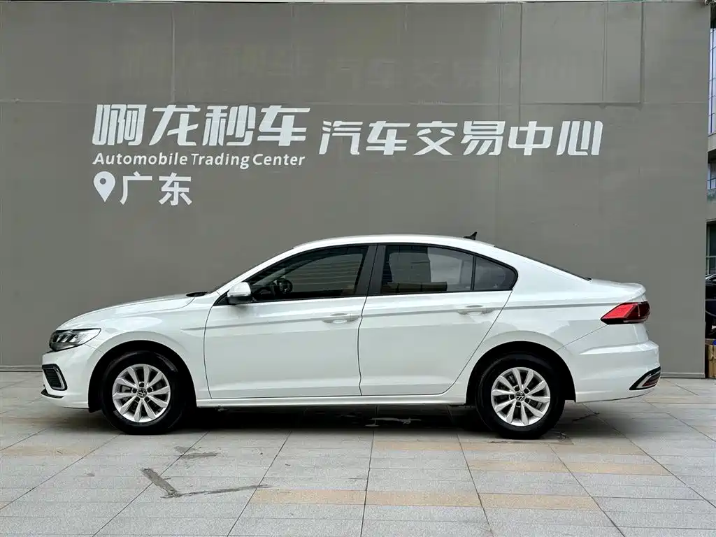 Volkswagen Bora 2023 200TSI DSG