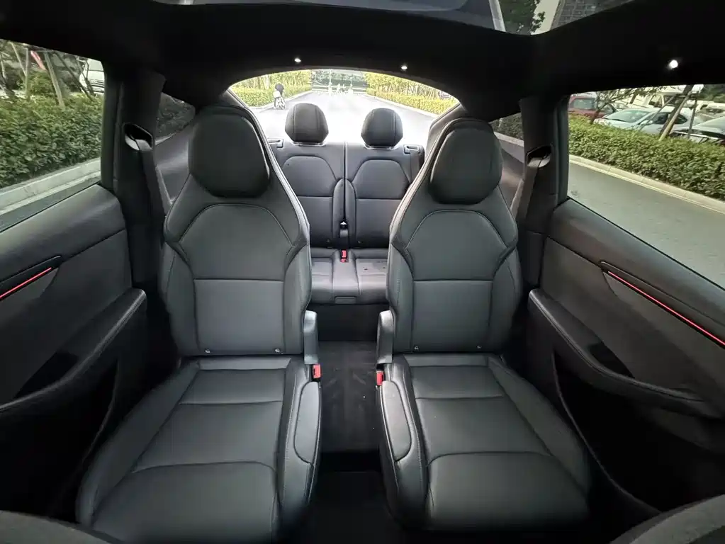 Tesla Model Y L — миниатюра 17