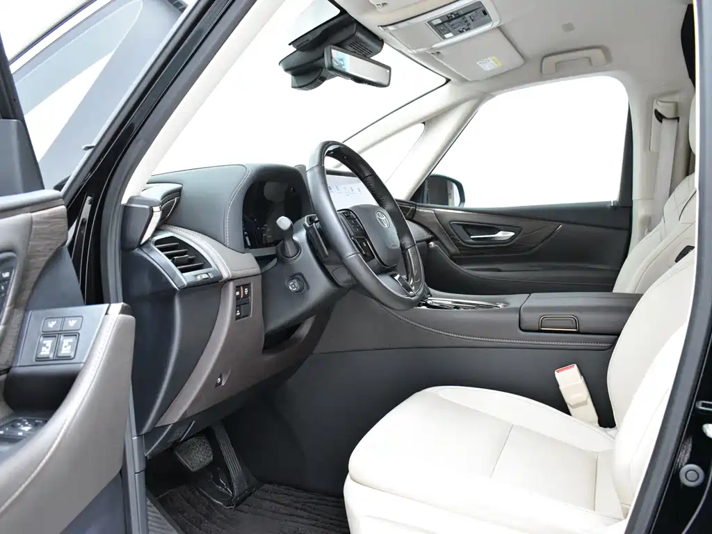 Toyota Alphard — миниатюра 17