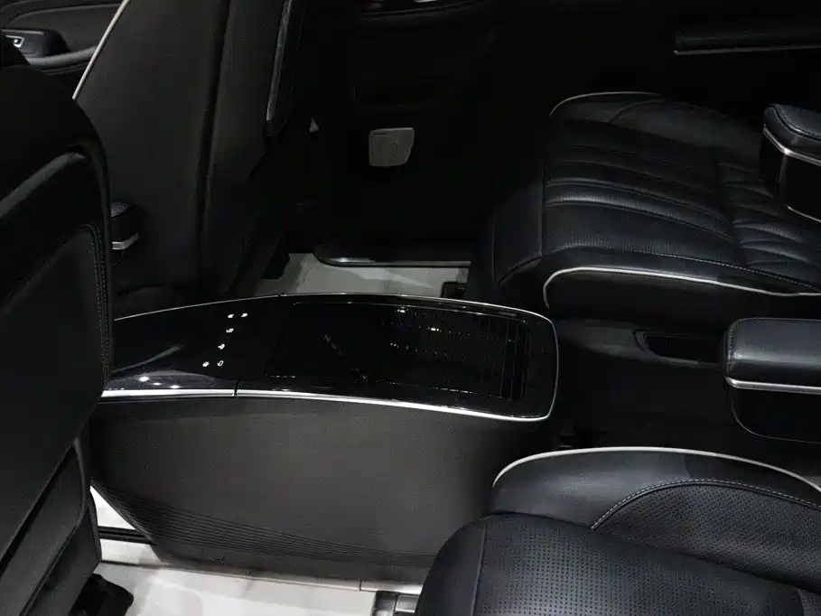 Roewe iMAX8 — миниатюра 10