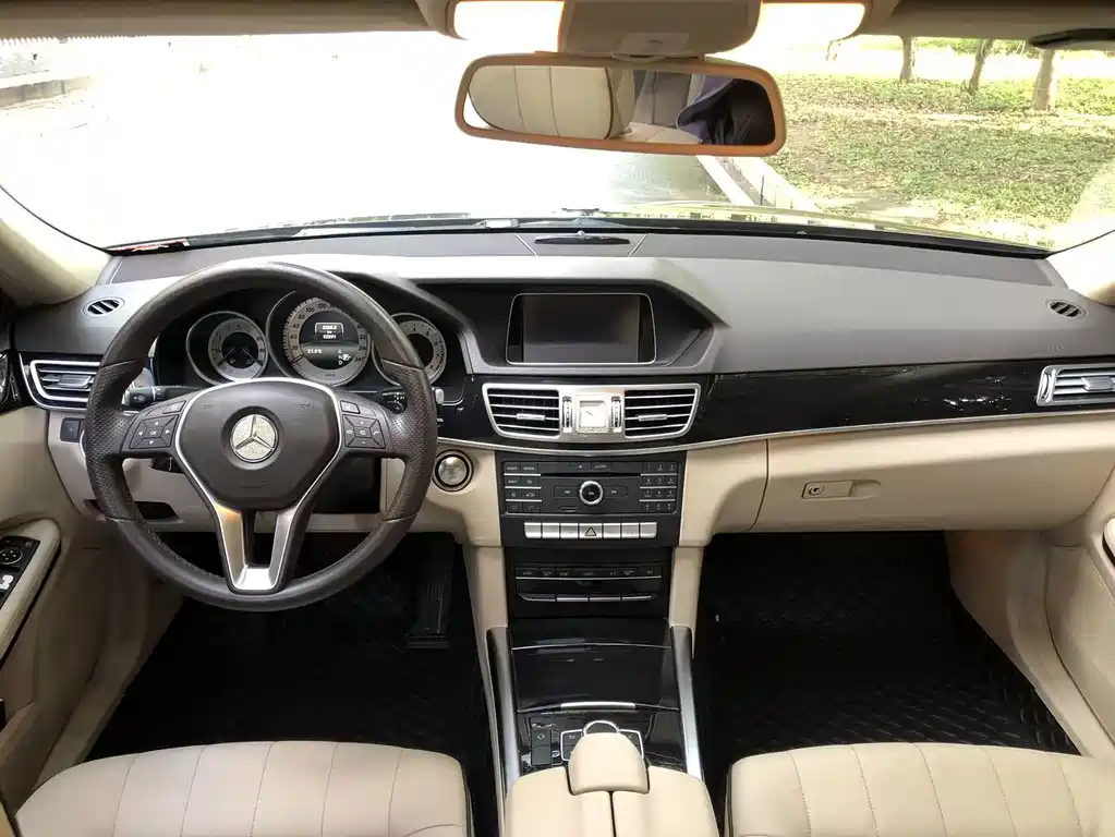 Mercedes-Benz E-Class — миниатюра 10