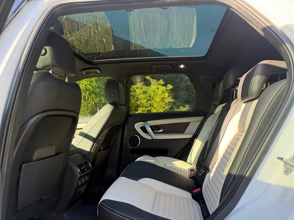 Land Rover Discovery Sport Hybrid — миниатюра 12
