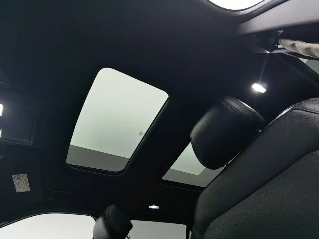 Ford Explorer (Import) — миниатюра 14