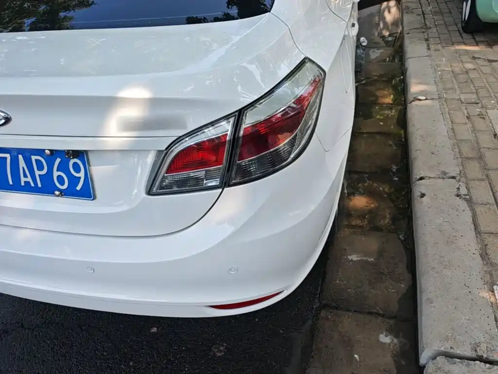 Chery Arrizo 3 — миниатюра 8