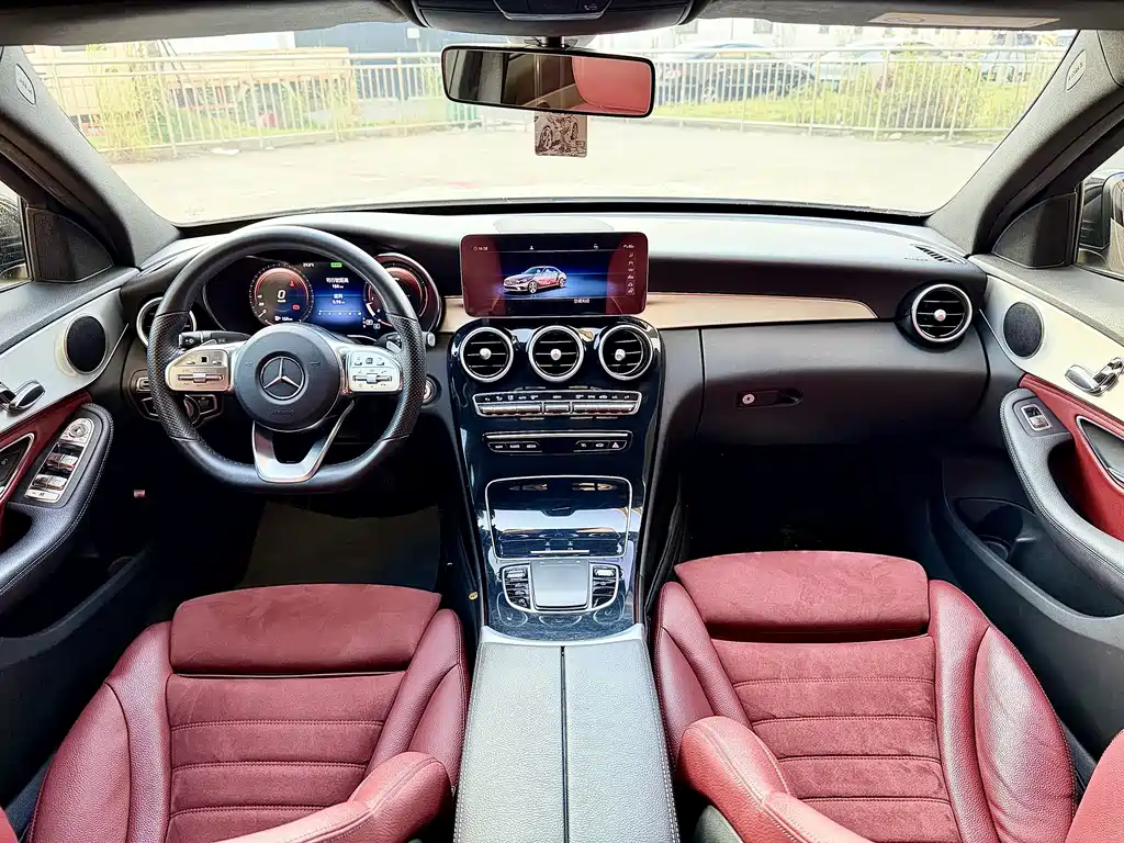 Mercedes-Benz C-Class — миниатюра 6