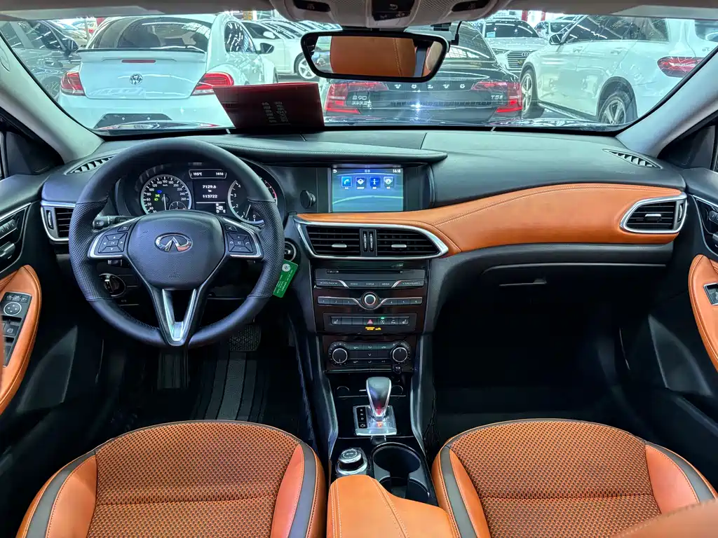 Infiniti QX30 2017 2.0T Sport