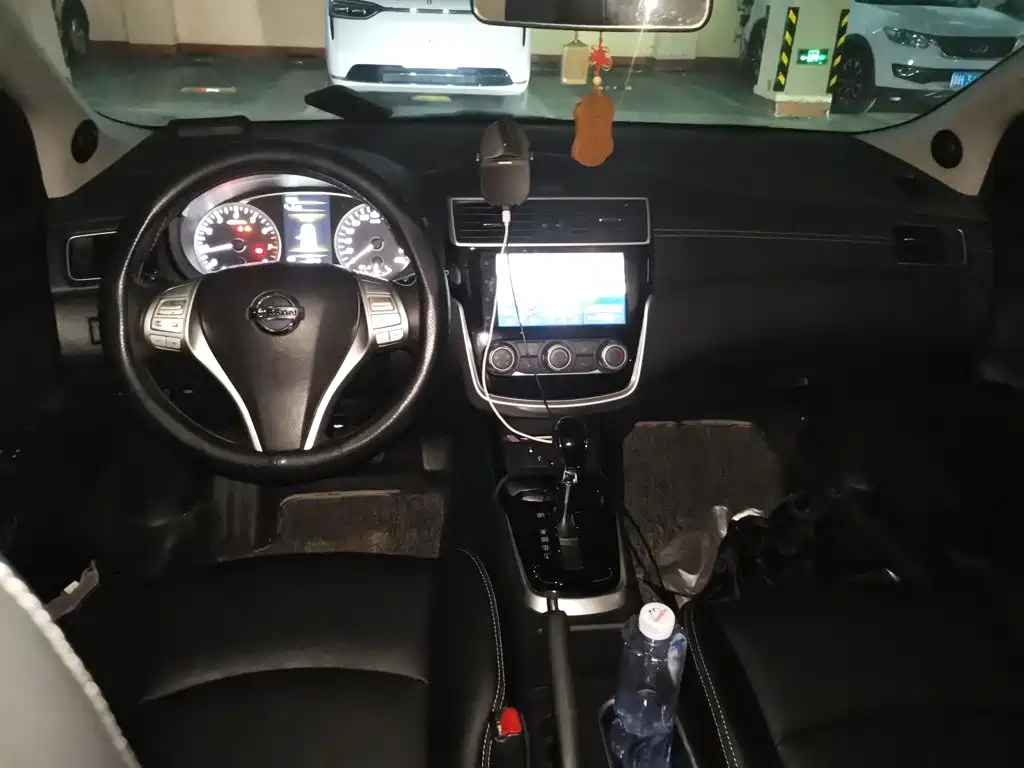 Nissan Tiida — миниатюра 10