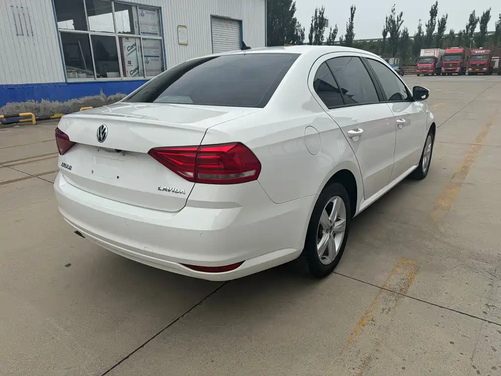 Volkswagen Lavida — миниатюра 6