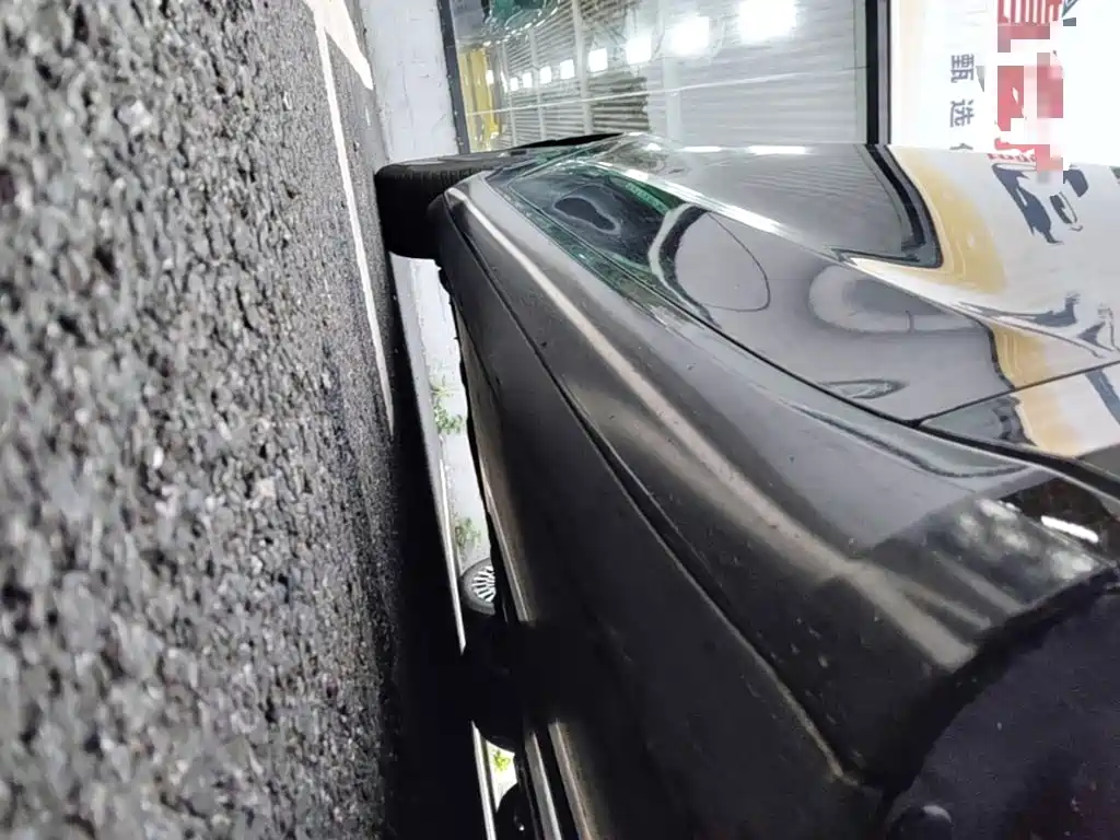 Tesla Model 3 — миниатюра 21